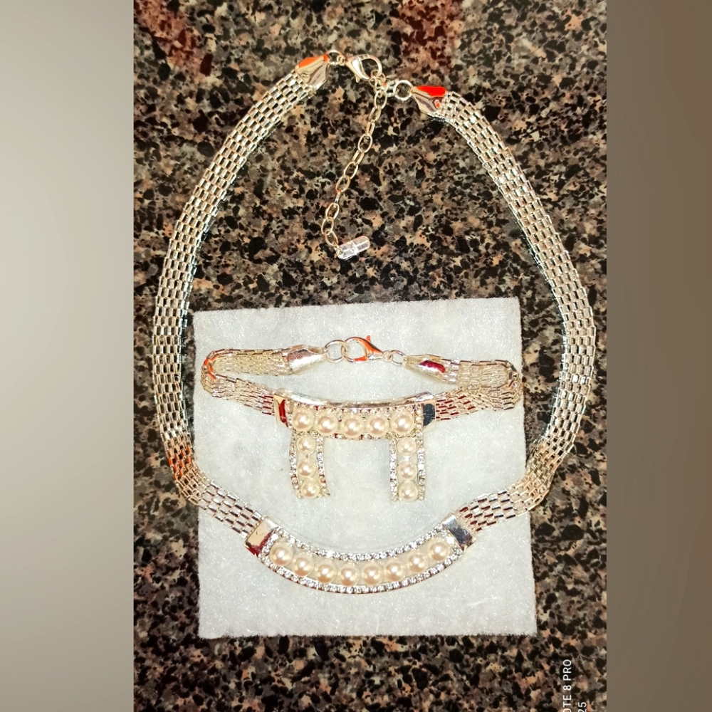 SILVER JEWELRY PEARLS SET